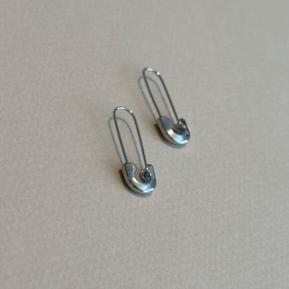 Silver Safety Pin Earrings N1342 - Picture 4 of 5